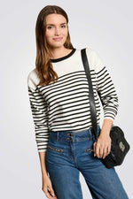 סריג בהדפס פסים לבן/שחור