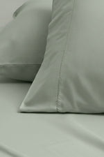 סט מצעים מיטה וחצי 120/200 ס"מ סאטן צבע ירוק | לאורה אשלי