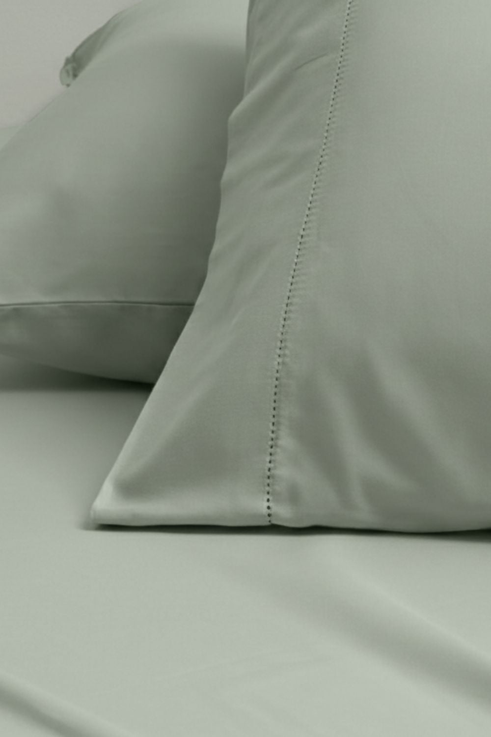סט מצעים מיטה וחצי 120/200 ס"מ סאטן צבע ירוק | לאורה אשלי