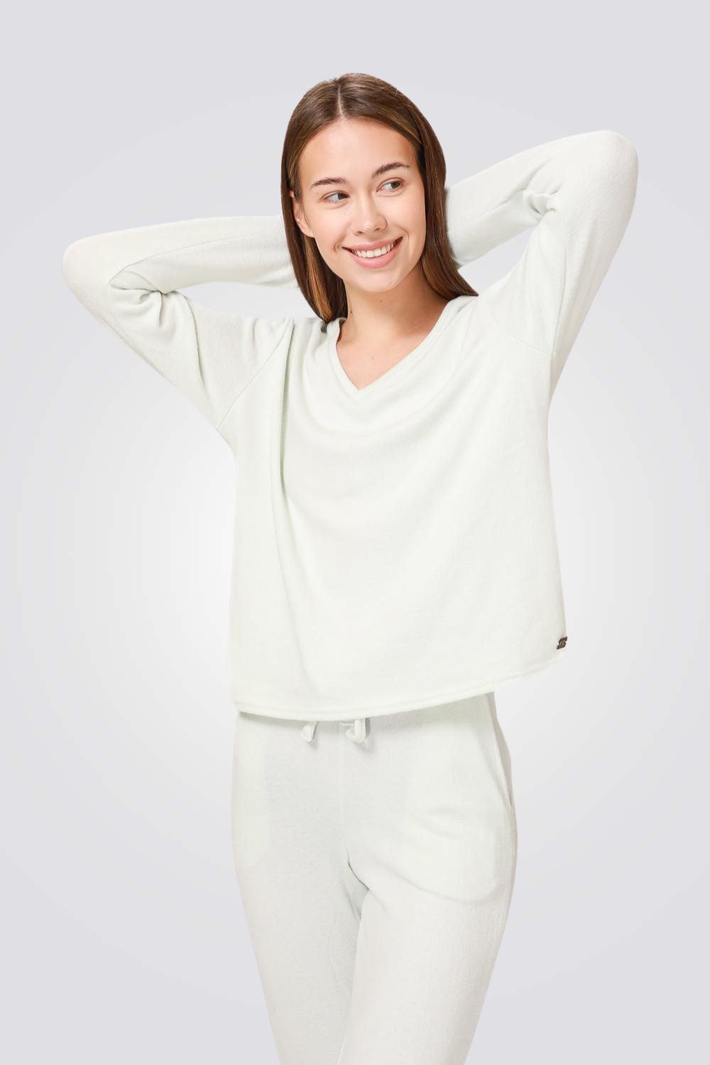 סט פיג'מה האצ'י צווארון וי מנטה בהיר