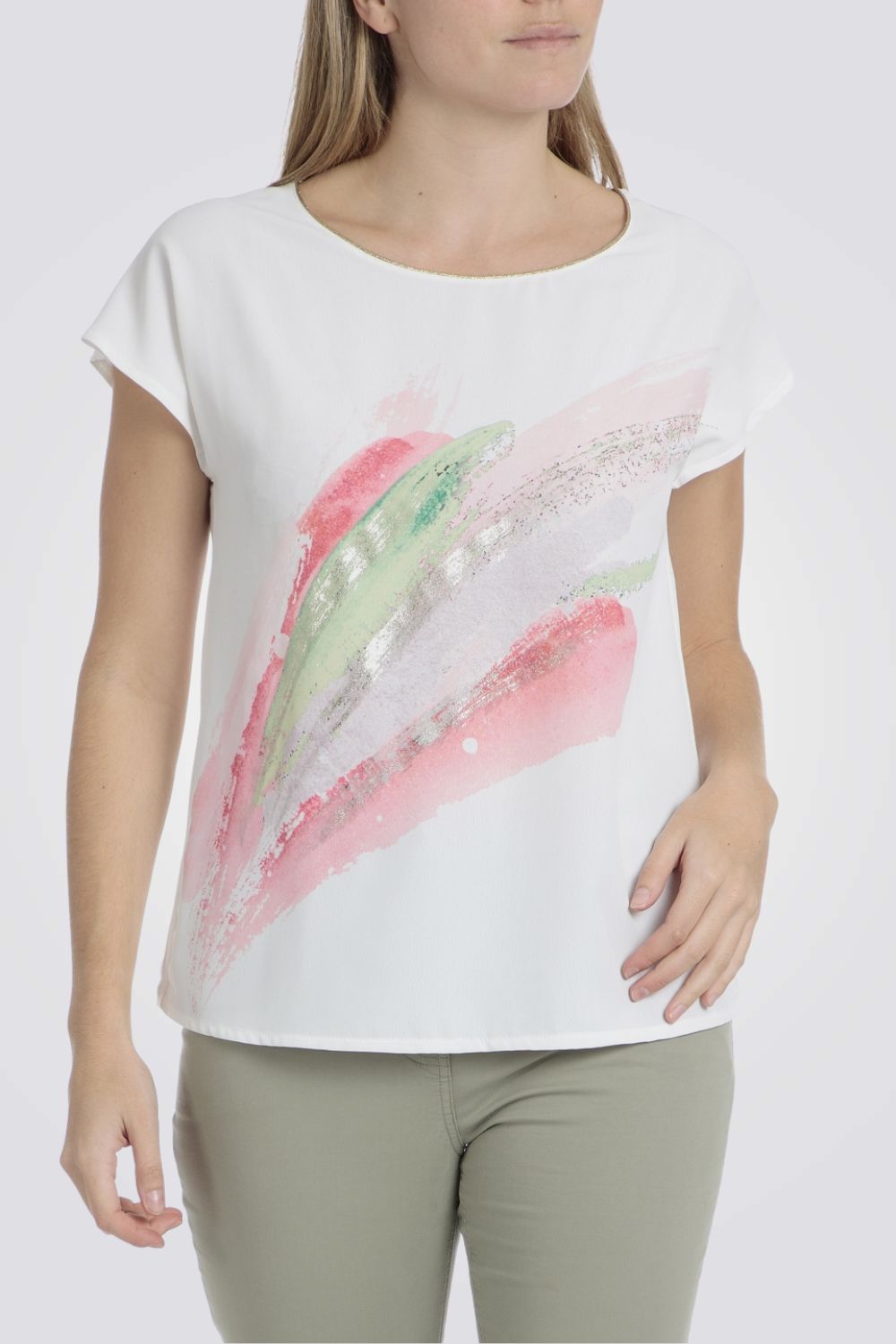 טישירט מודפסת לנשים בצבע לבן 