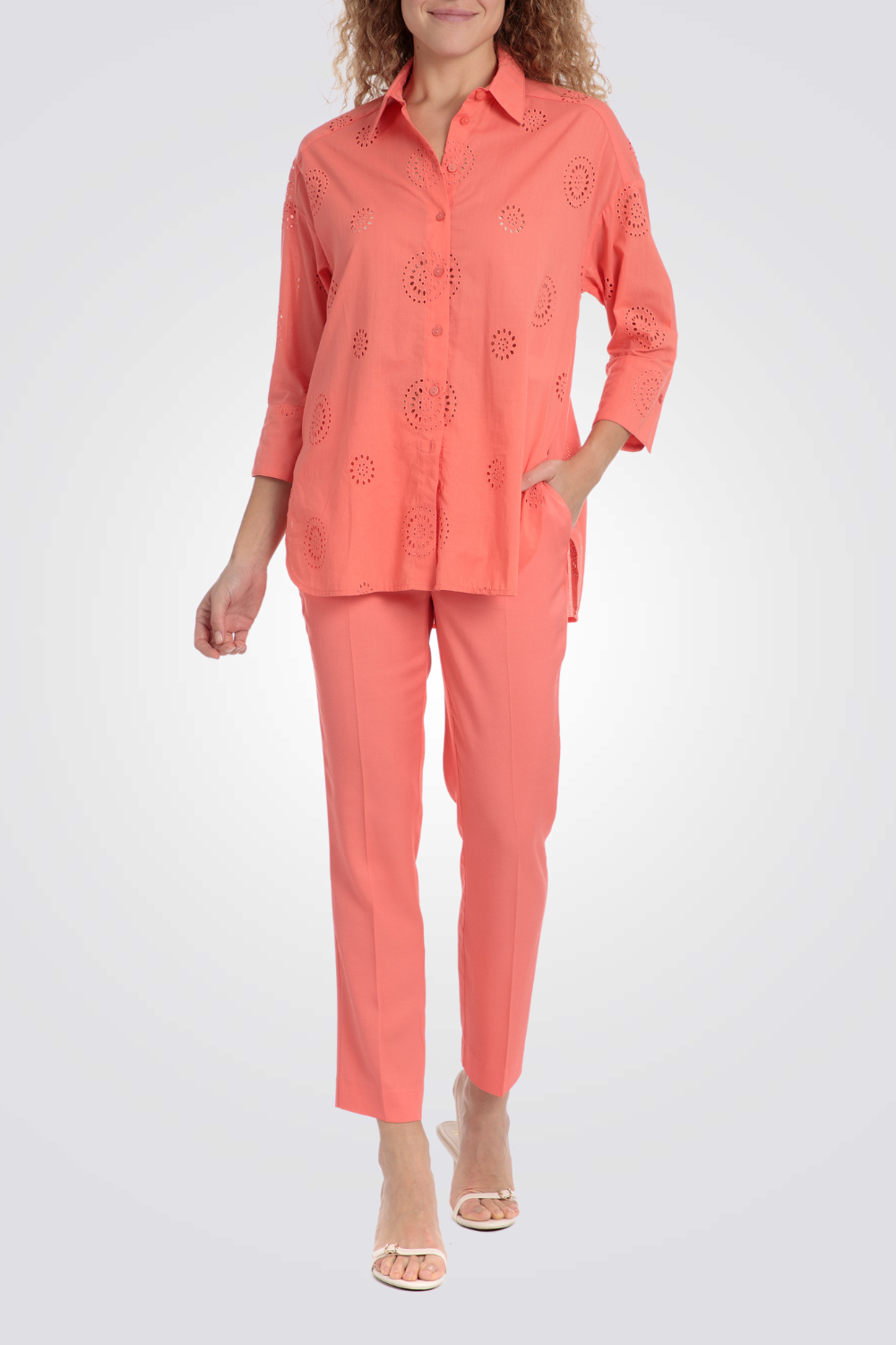 חולצה רקומה שרוול 3/4