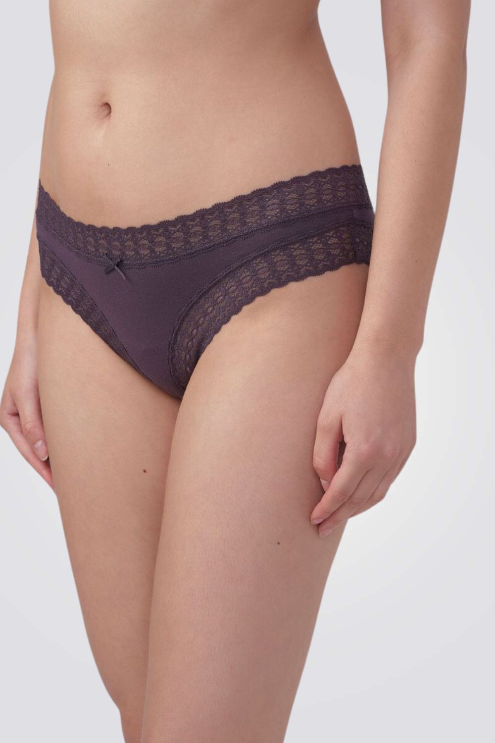 תחתוני צ'יקי בעיצוב תחרה | פנימה