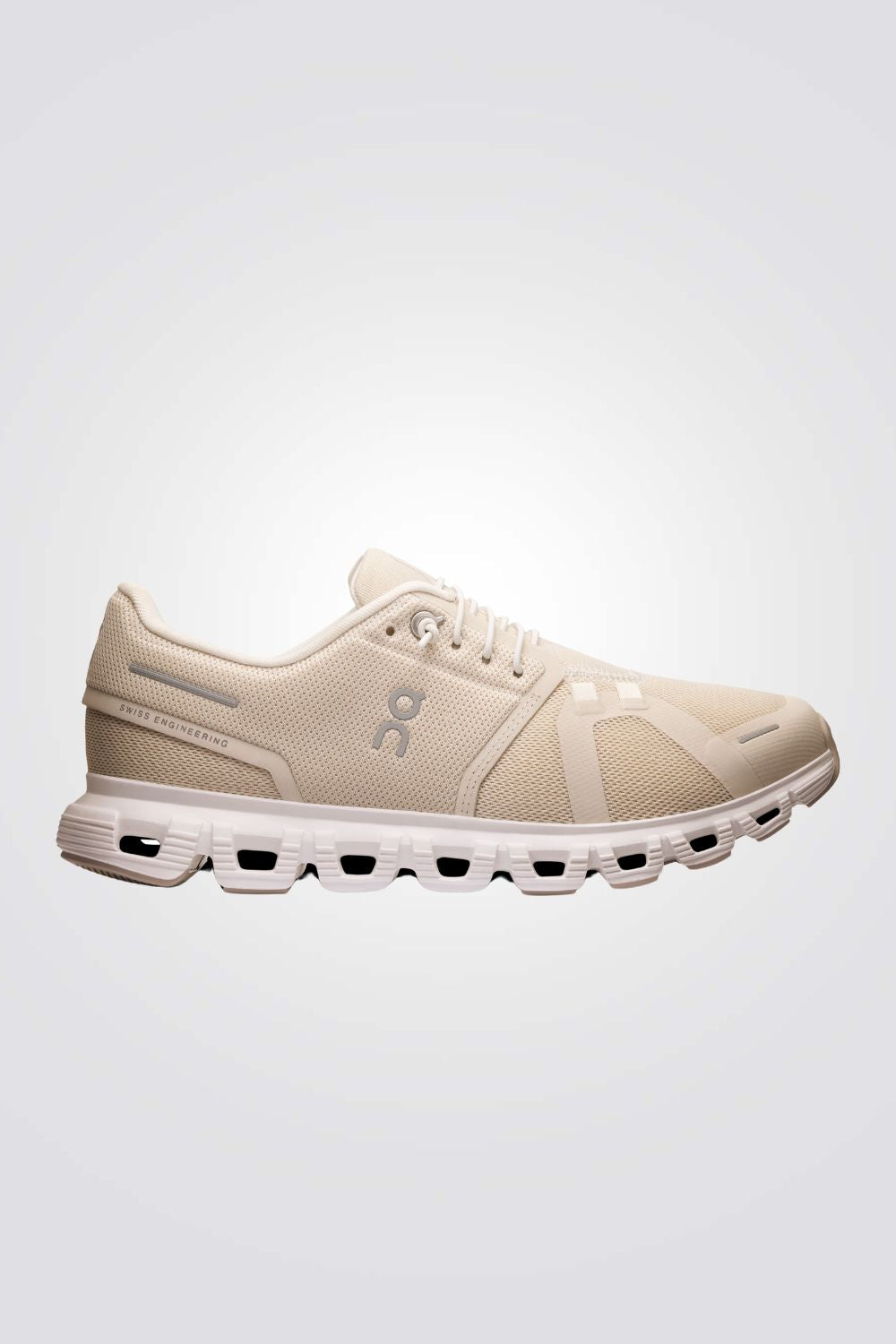 נעלי ספורט לנשים Cloud 6 בצבע בז'/לבן