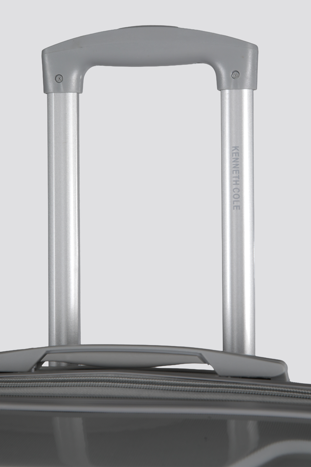 מזוודה קשיחה בינונית 24'' דגם VOYAGE 