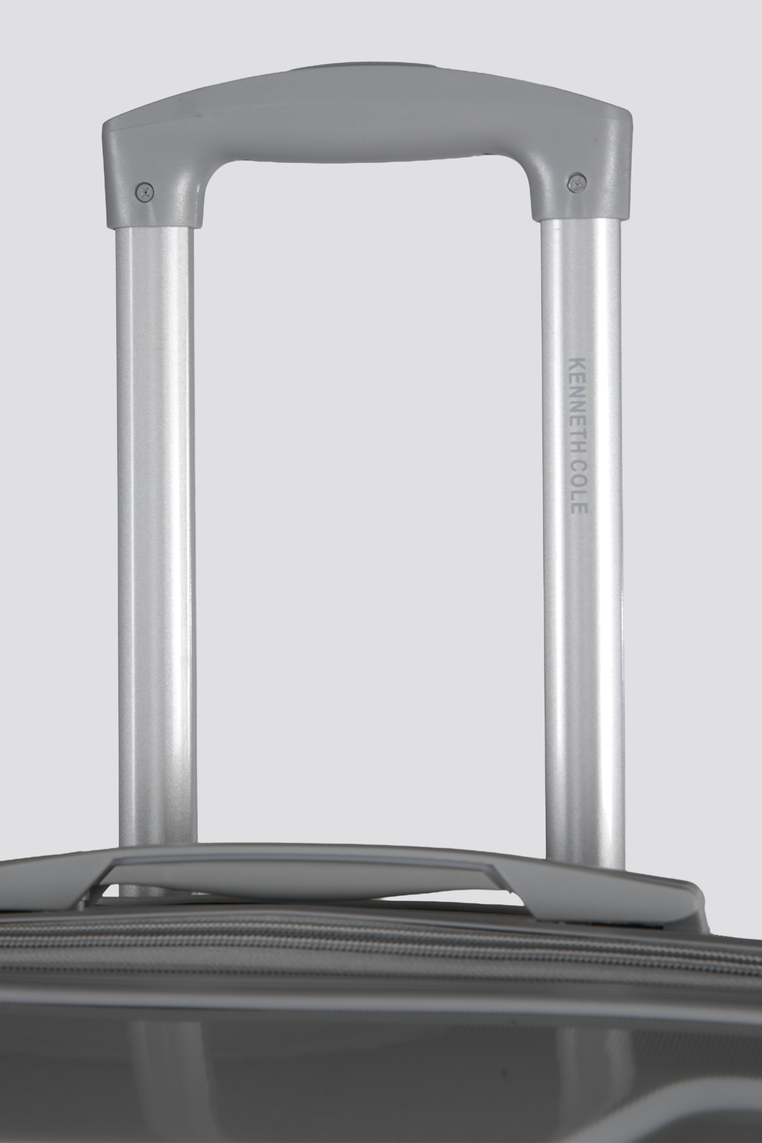 מזוודה קשיחה בינונית 24'' דגם VOYAGE 