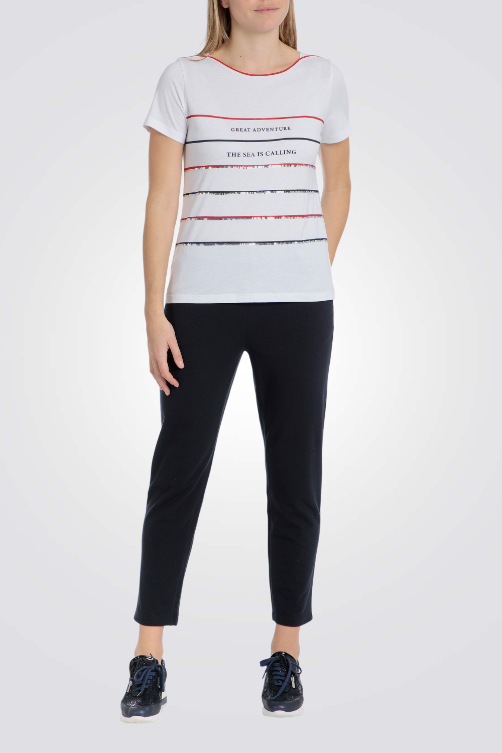 חולצת טי שירט קצרה בצבע טלק עם פסים ופאייטים