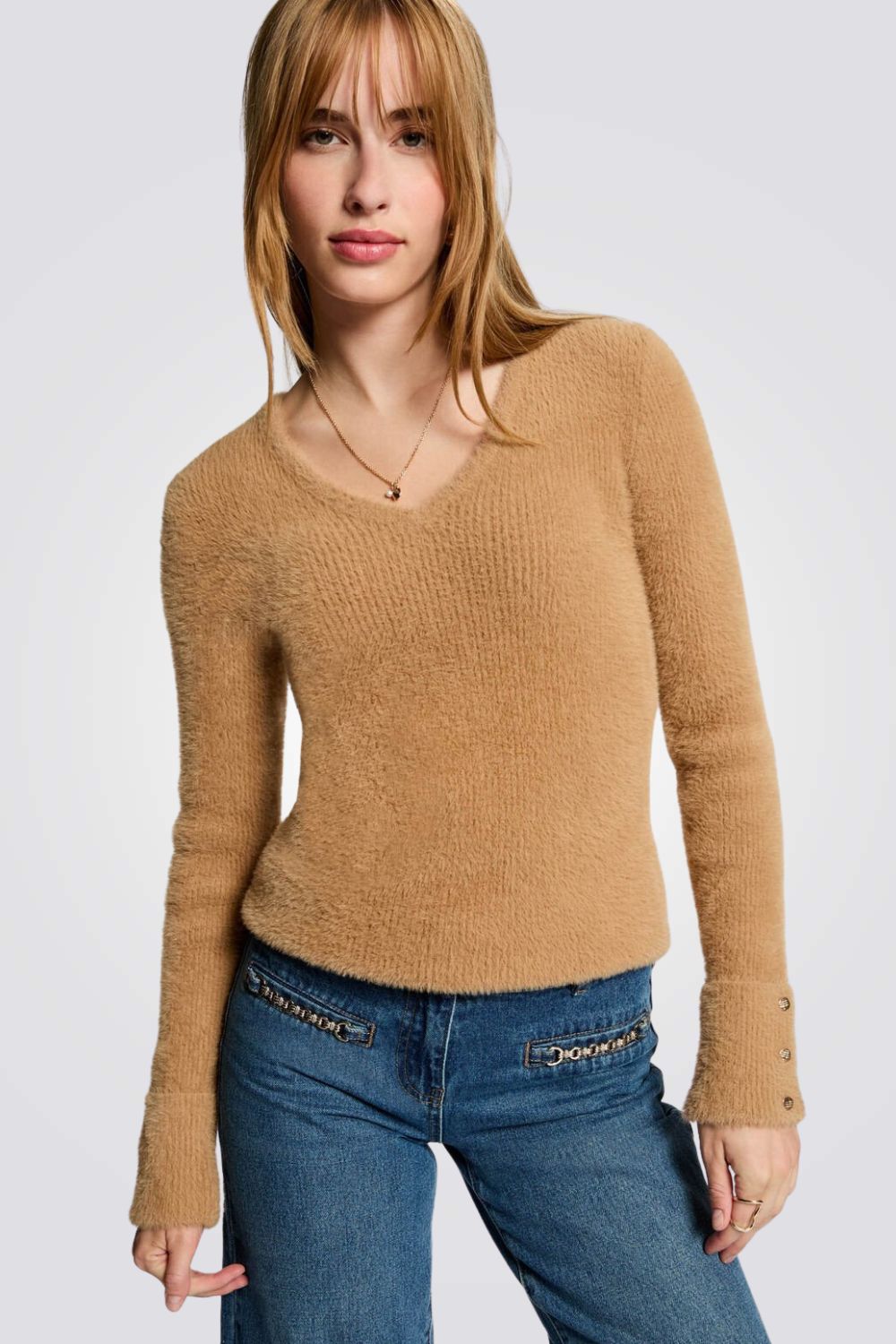 סוודר עם שרוולים ארוכים וצווארון V לנשים | מורגן 