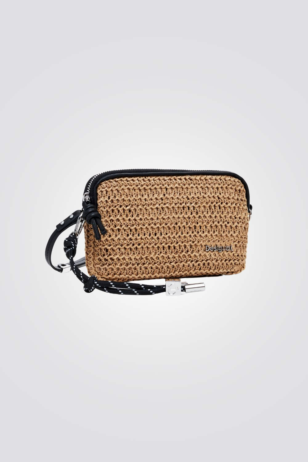 תיק כתף קלוע לנשים בצבע בז' 