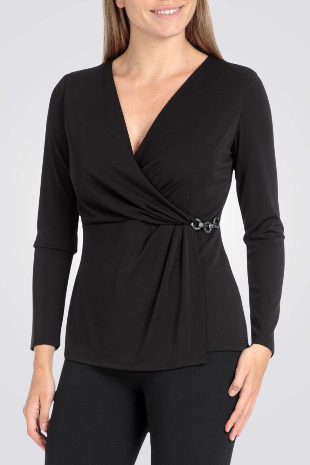 חולצת מעטפת בצבע שחור