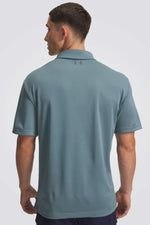 חולצת פולו לגברים בצבע כחול