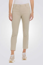 מכנס קאפרי בצבע בז'