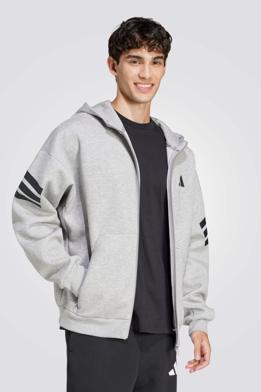 סווטשירט לגברים עם קפוצ'ון בצבע אפור 