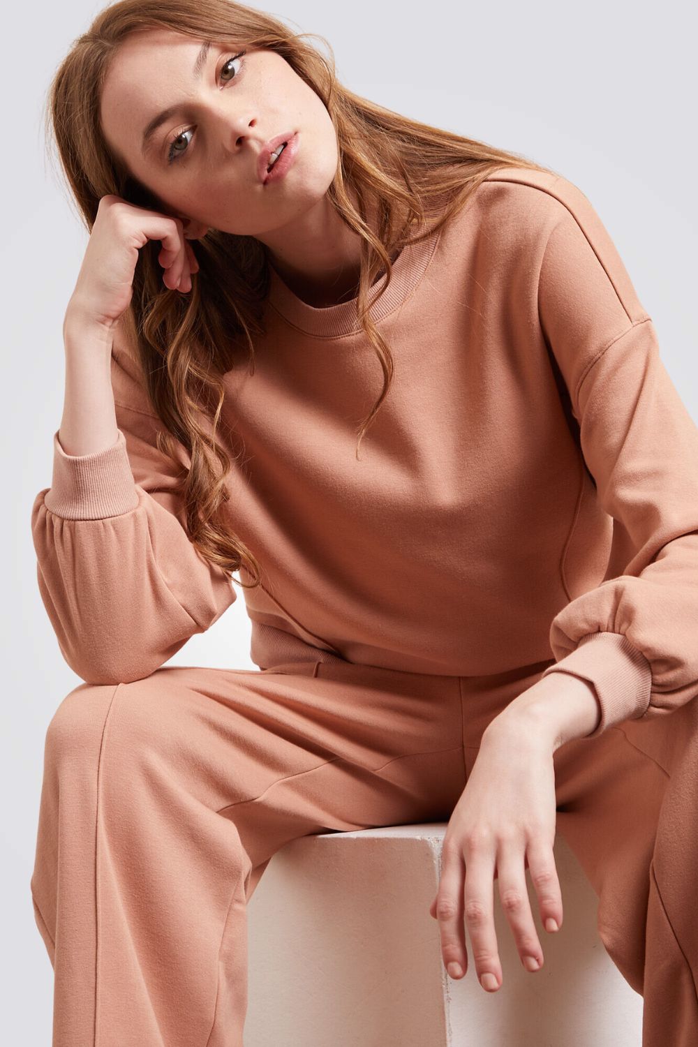 סווטשירט פיג'מה CARMELA בצבע חום