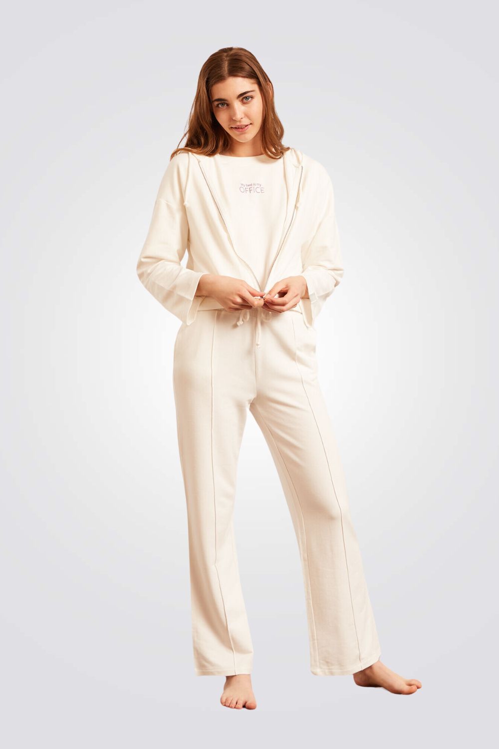 עליונית פנאי CURT עם קפוצ'ון בצבע שמנת