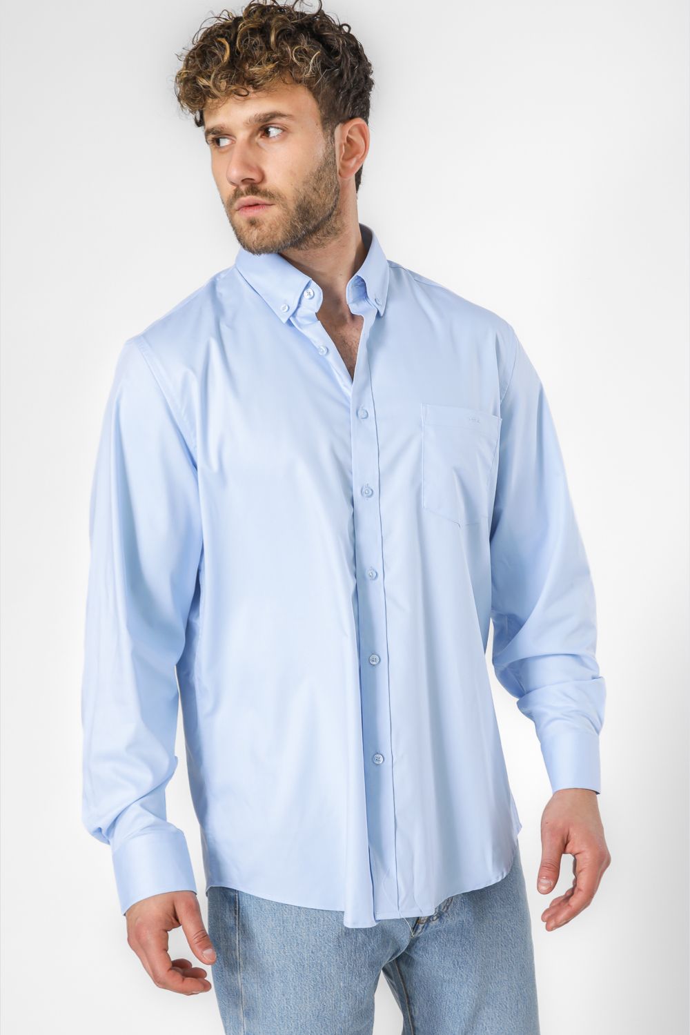 חולצה מכופתרת קלאסית