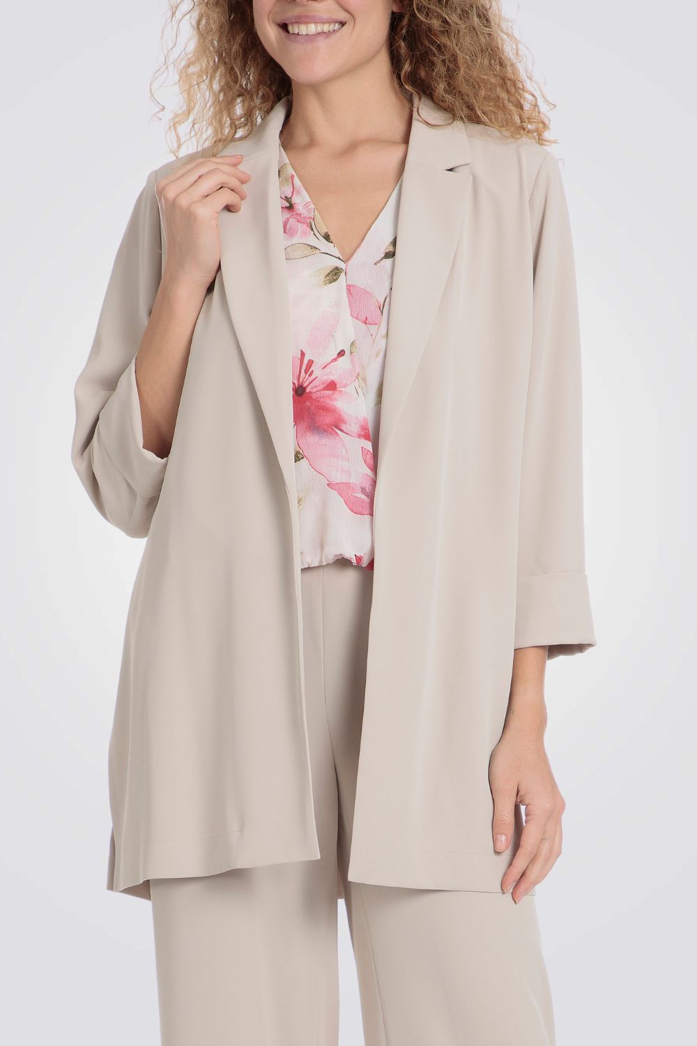 בלייזר ארוך בצבע בז'