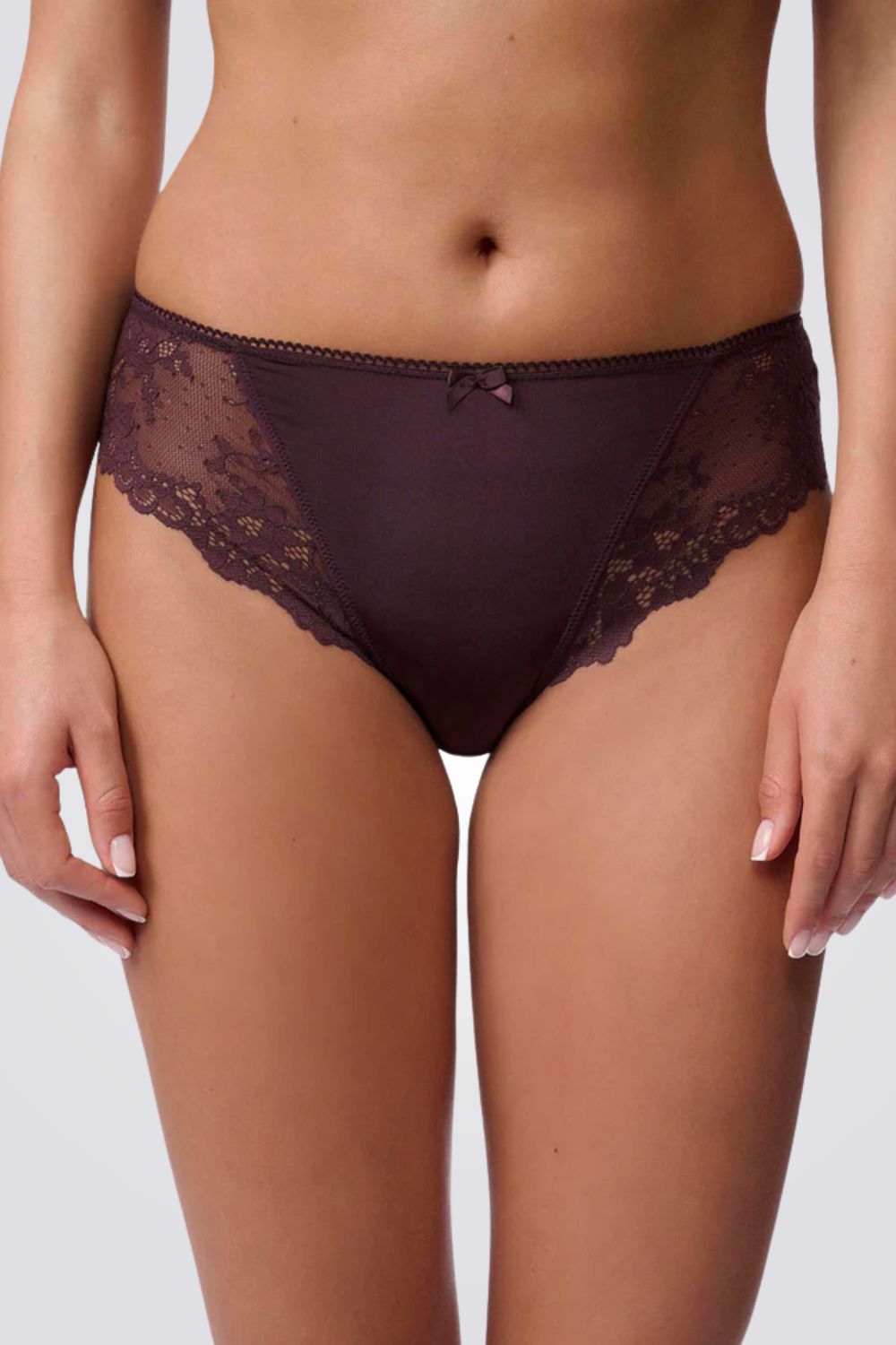 תחתון בגזרת ביקיני עם תחרה מעוצבת | פמינה