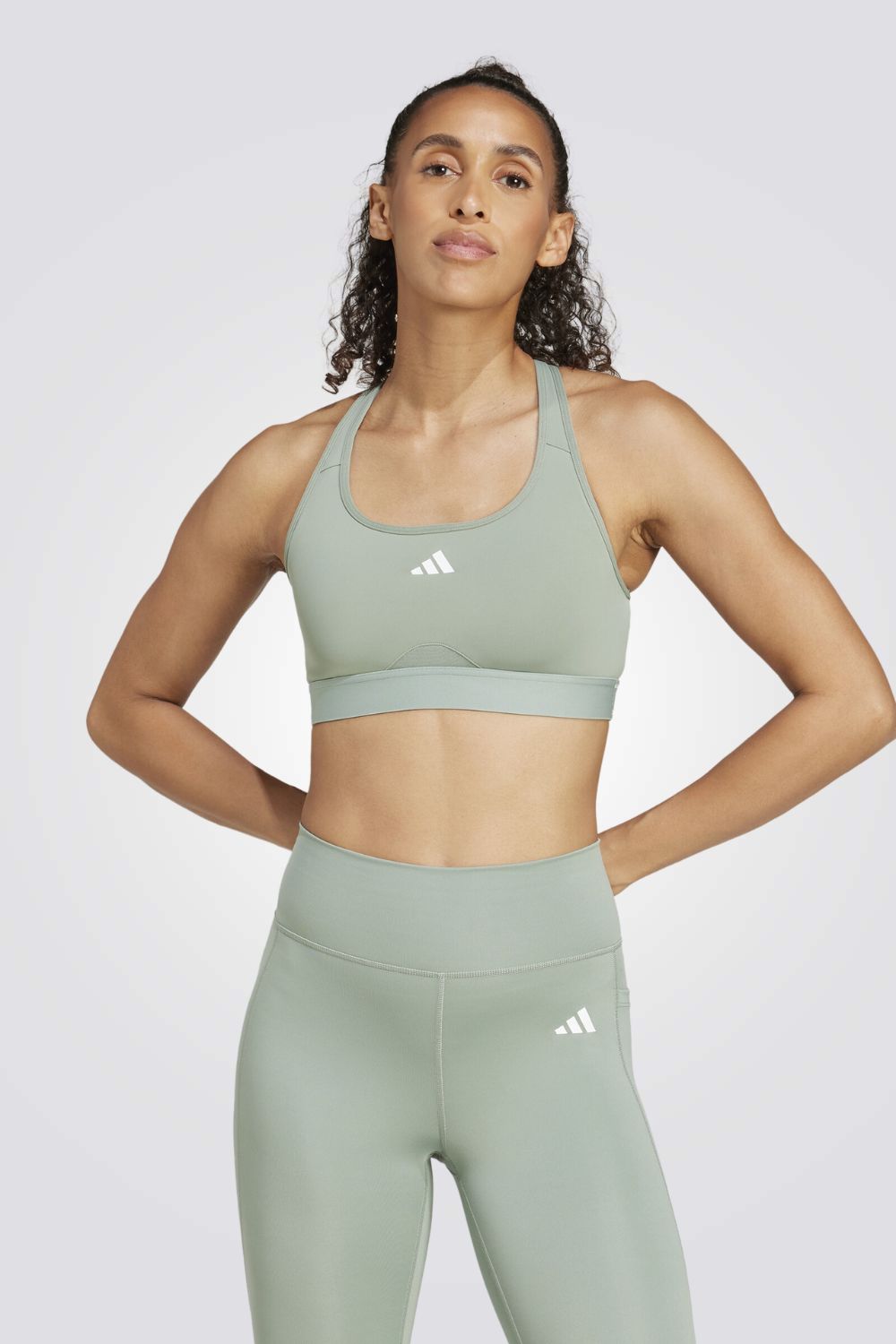 גוזיית ספורט Powerreact Training Medium  לנשים