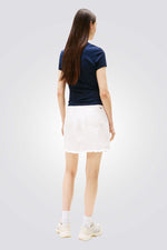 טישירט לנשים בצבע נייבי עם לוגו 
