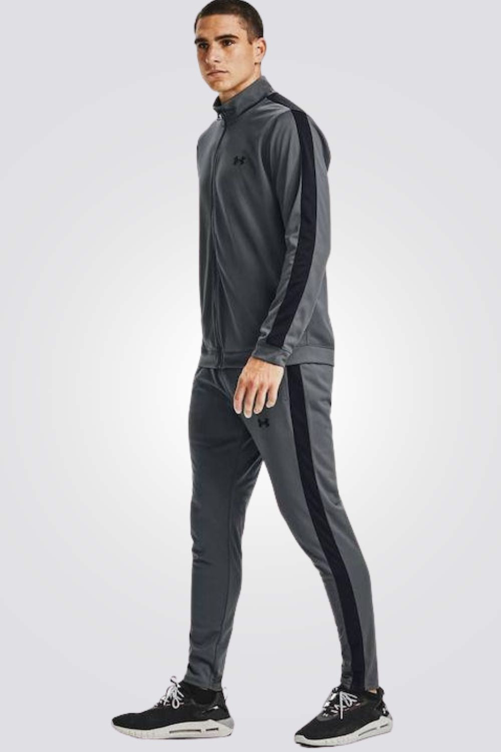 חליפה לגבר בצבע אפור ושחור