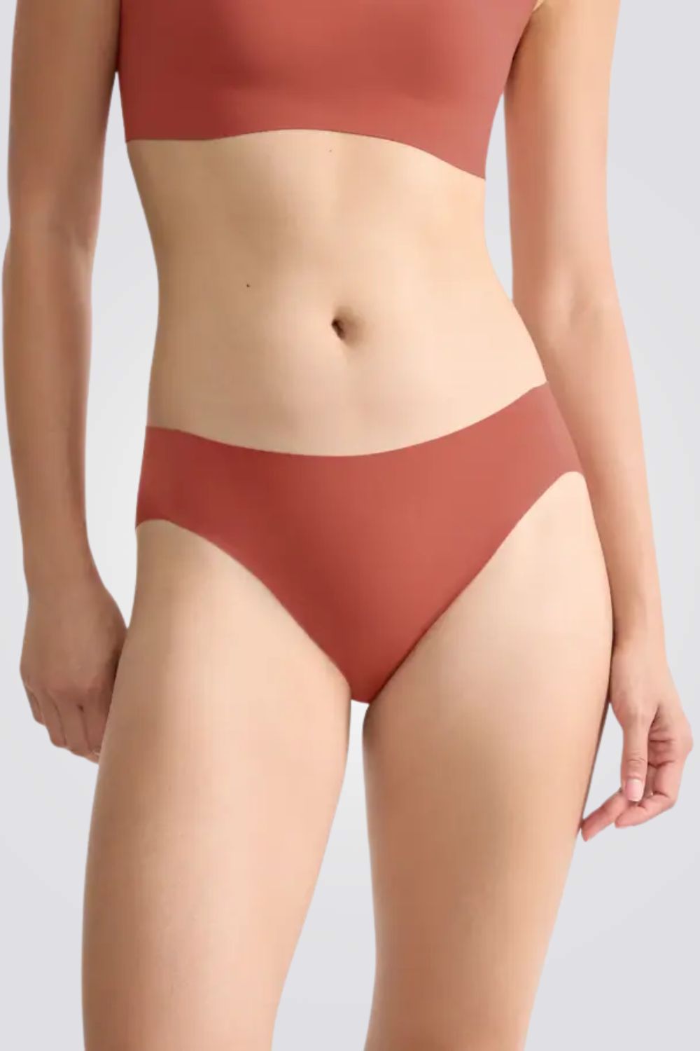 תחתונים בגזרת היי לג לנשים