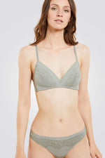 חזיית משולשים בריפוד קל YOUNG לנשים