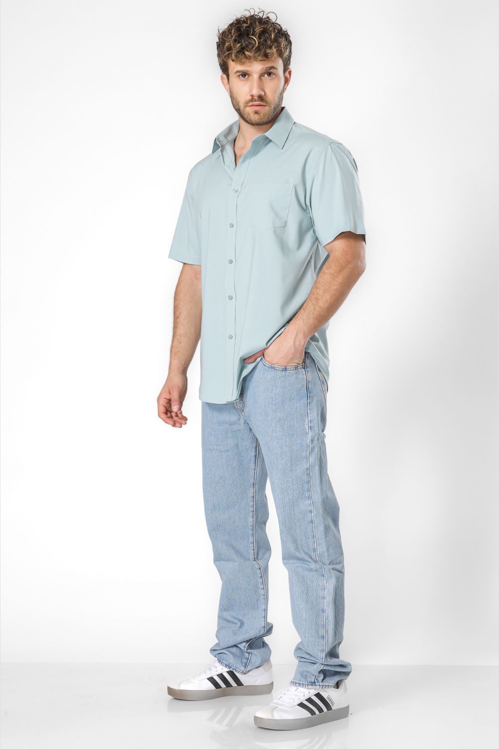 חולצה מכופתרת שרוולים קצרים