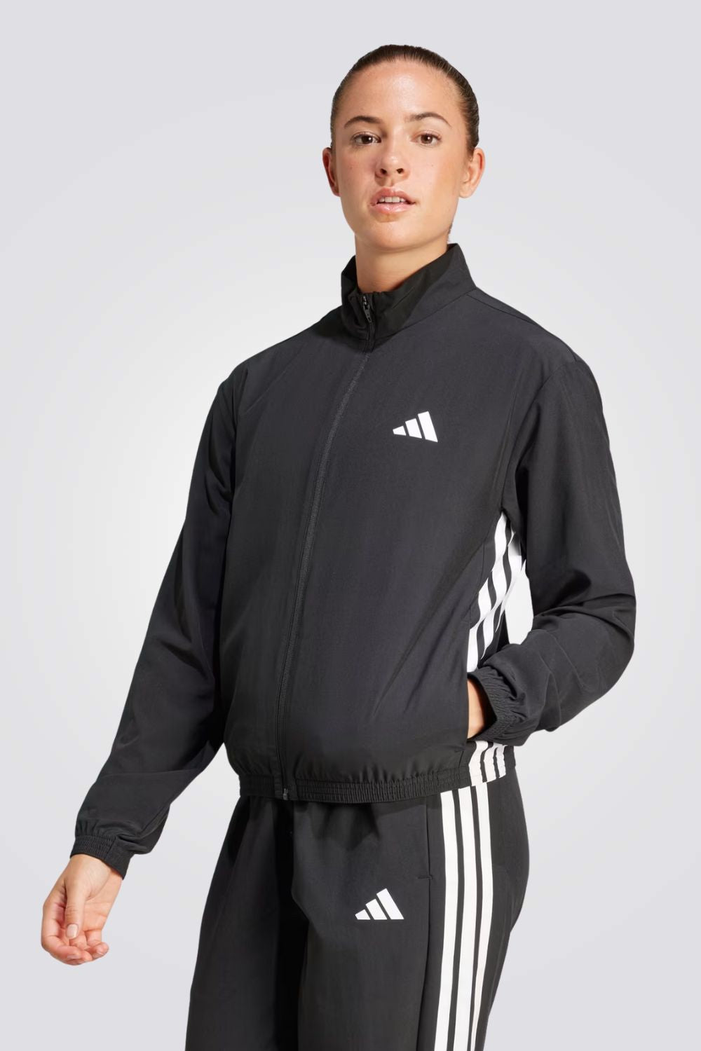 ג'קט אימון לנשים בצבע שחור 