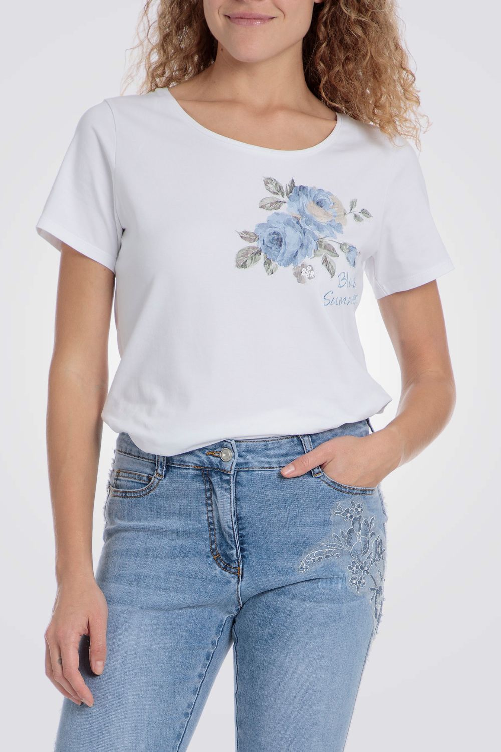 טישירט בצבע לבן הדפס פרח