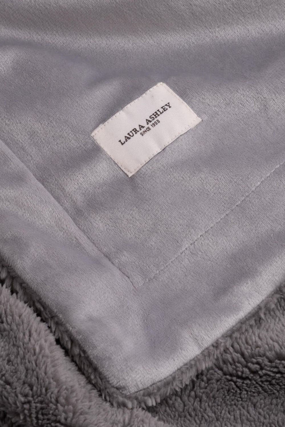 שמיכת מינק 150/200 ס"מ דגם SOFIA | לאורה אשלי