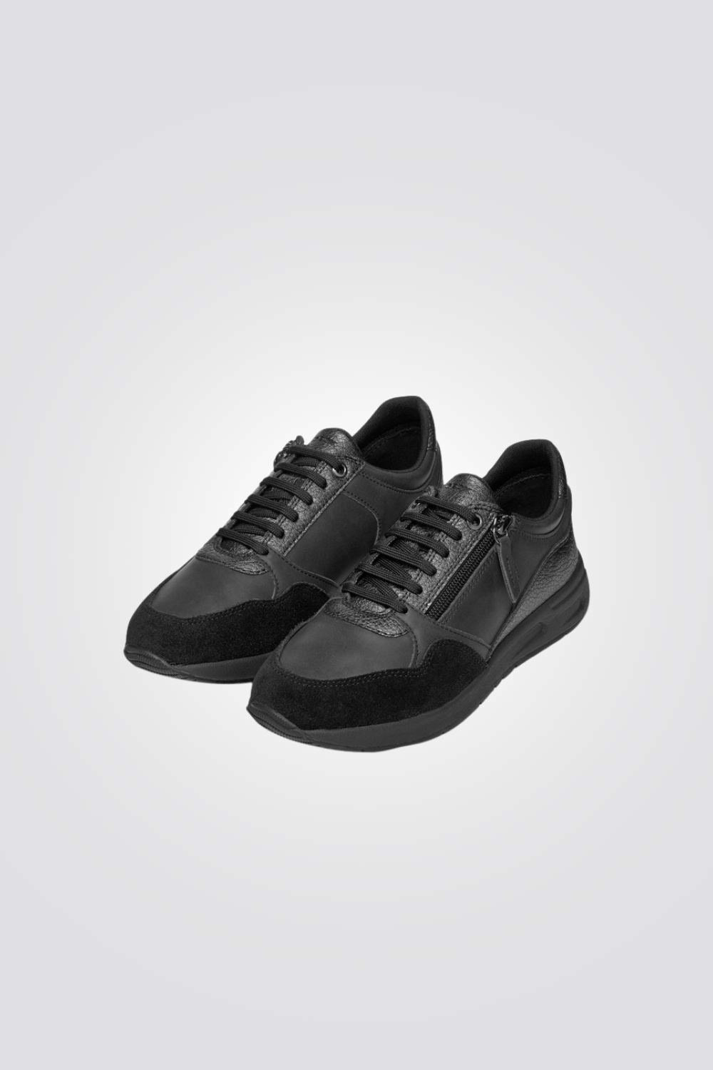 סניקרס בסגנון ספורט אלגנט לנשים | ג'יאוקס