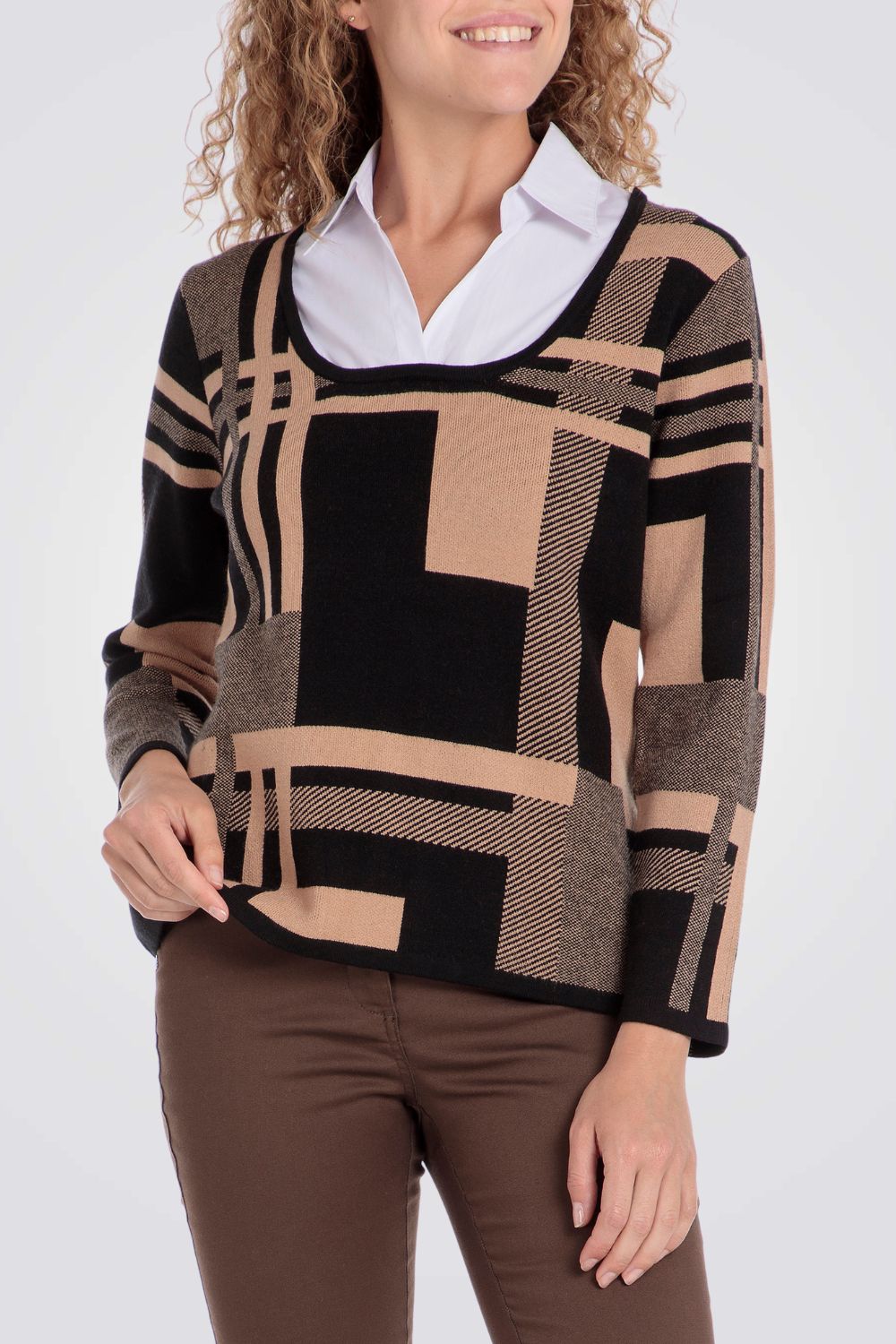 סריג עם צווארון דש מחובר