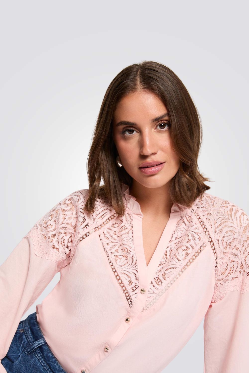 חולצה ארוכה עם תחרה | מורגן