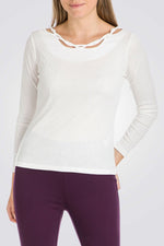 טישירט שרוולים ארוכים בצבע לבן עם עיטורים