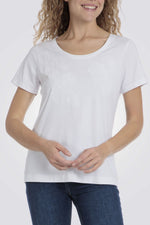 טישירט לנשים בצבע לבן עם רקמה 