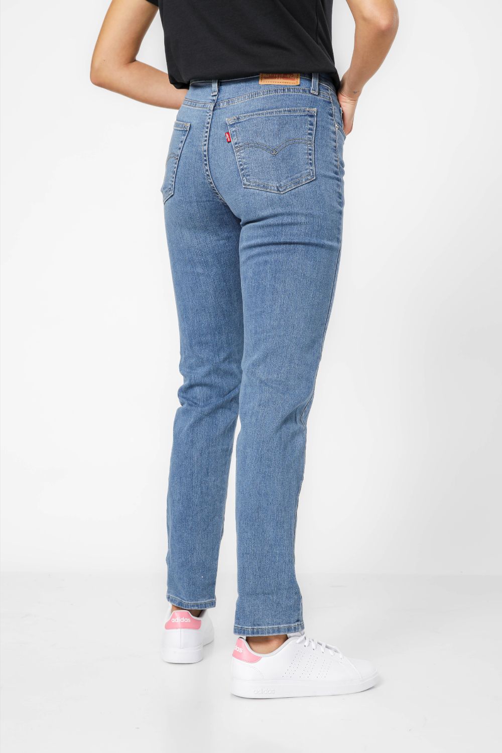 מכנסי ג'ינס 724 Straight בצבע med indigo