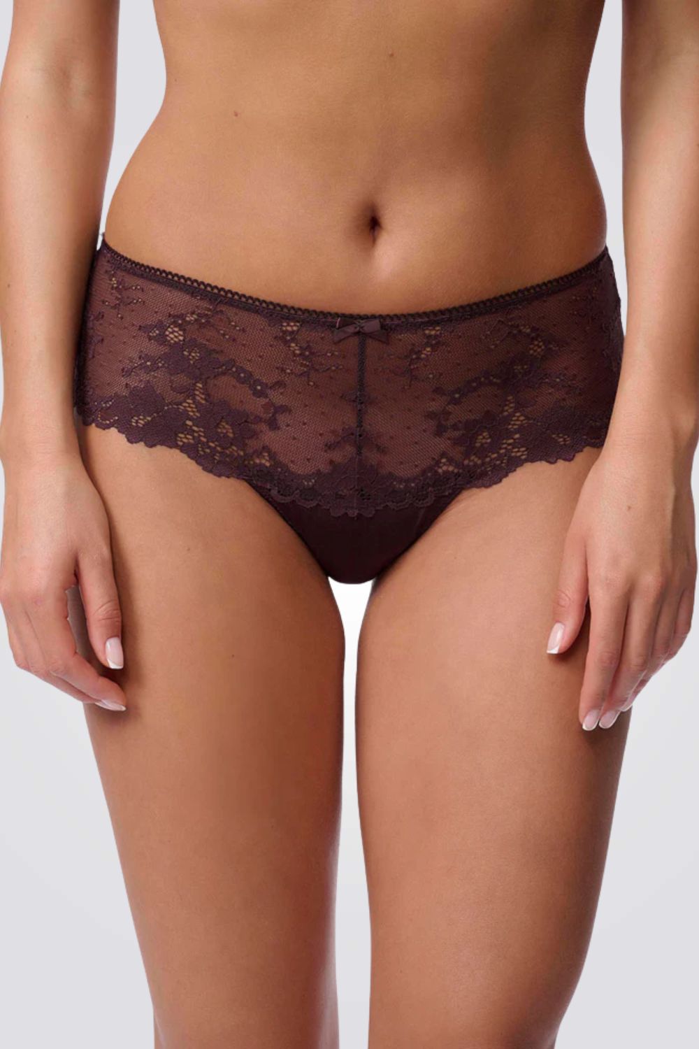 תחתון חוטיני בעיצוב תחרה | פמינה