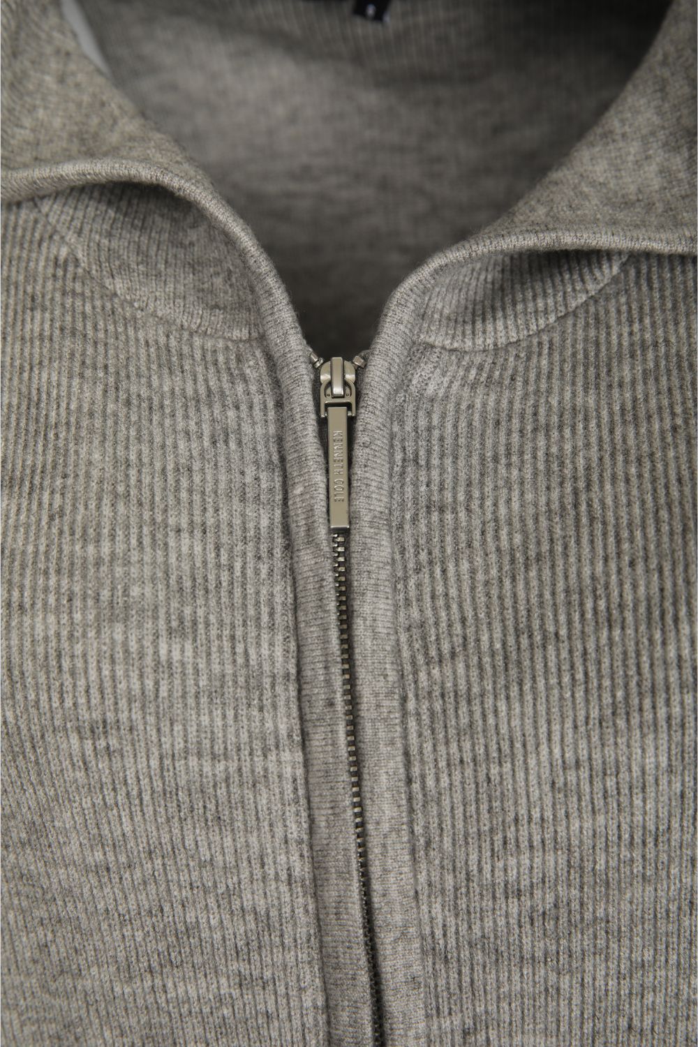 ג'קט ריב סרוג עם קפוצ'ון | קנת קול