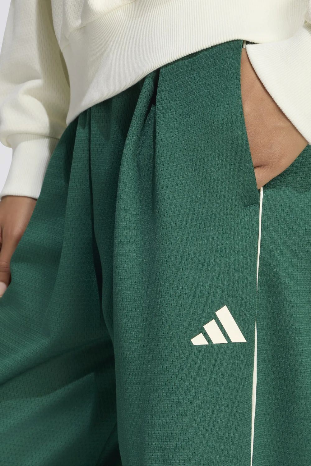 מכנסיים ארוכים בצבע ירוק לנשים | אדידס