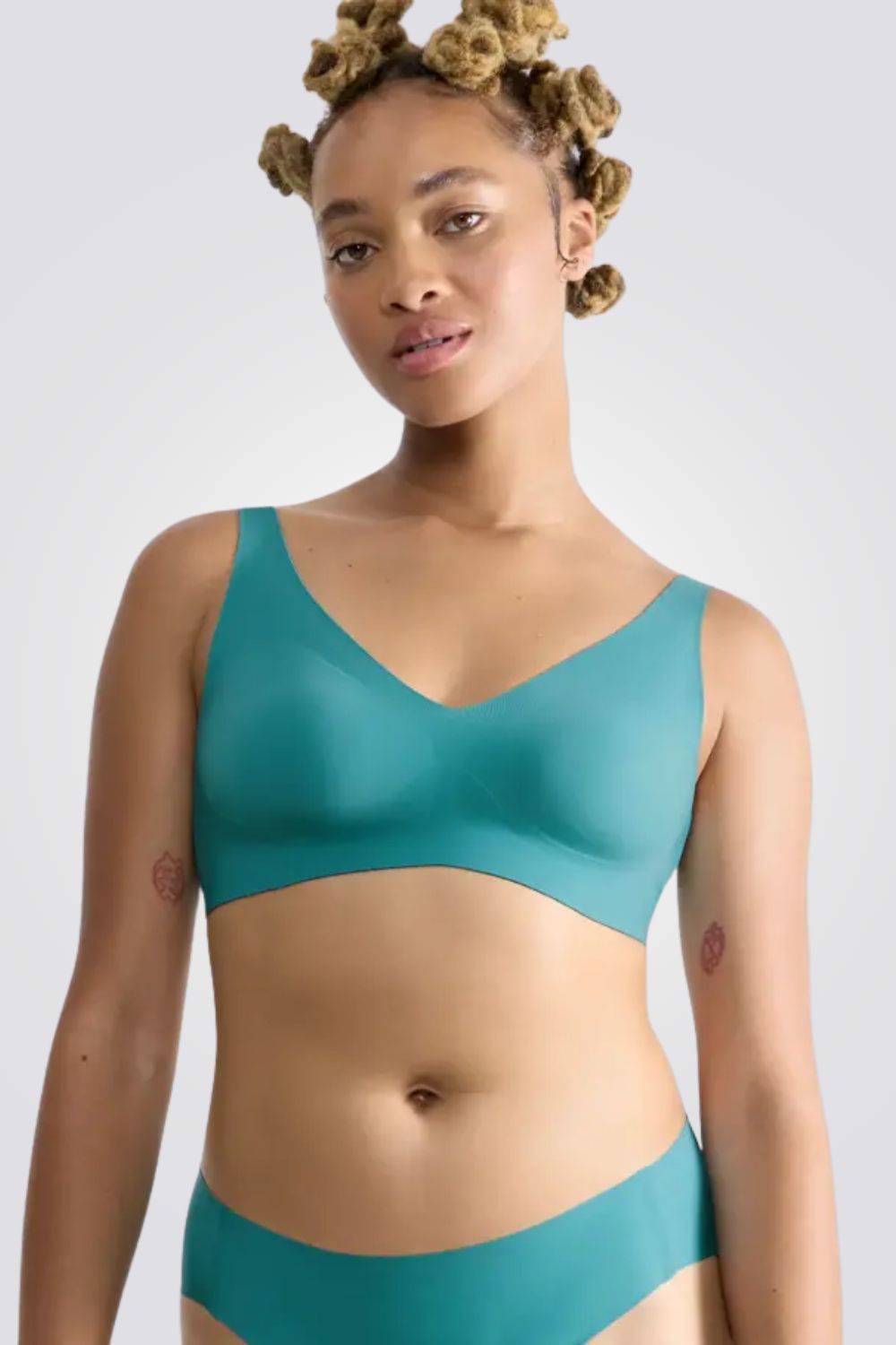 חזייה ללא ברזלים לנשים