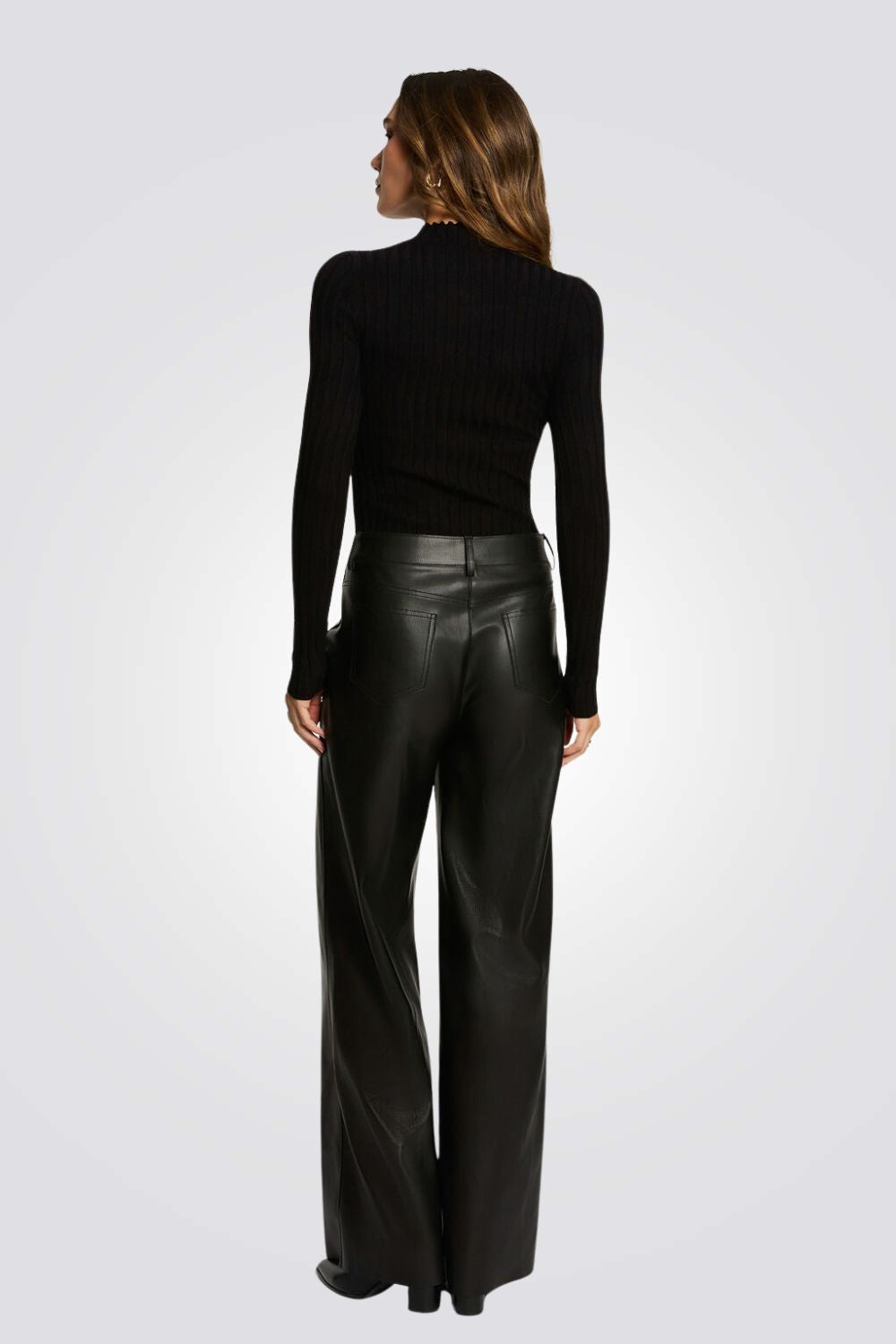 חולצת סריג עם צווארון גבוה לנשים | מורגן