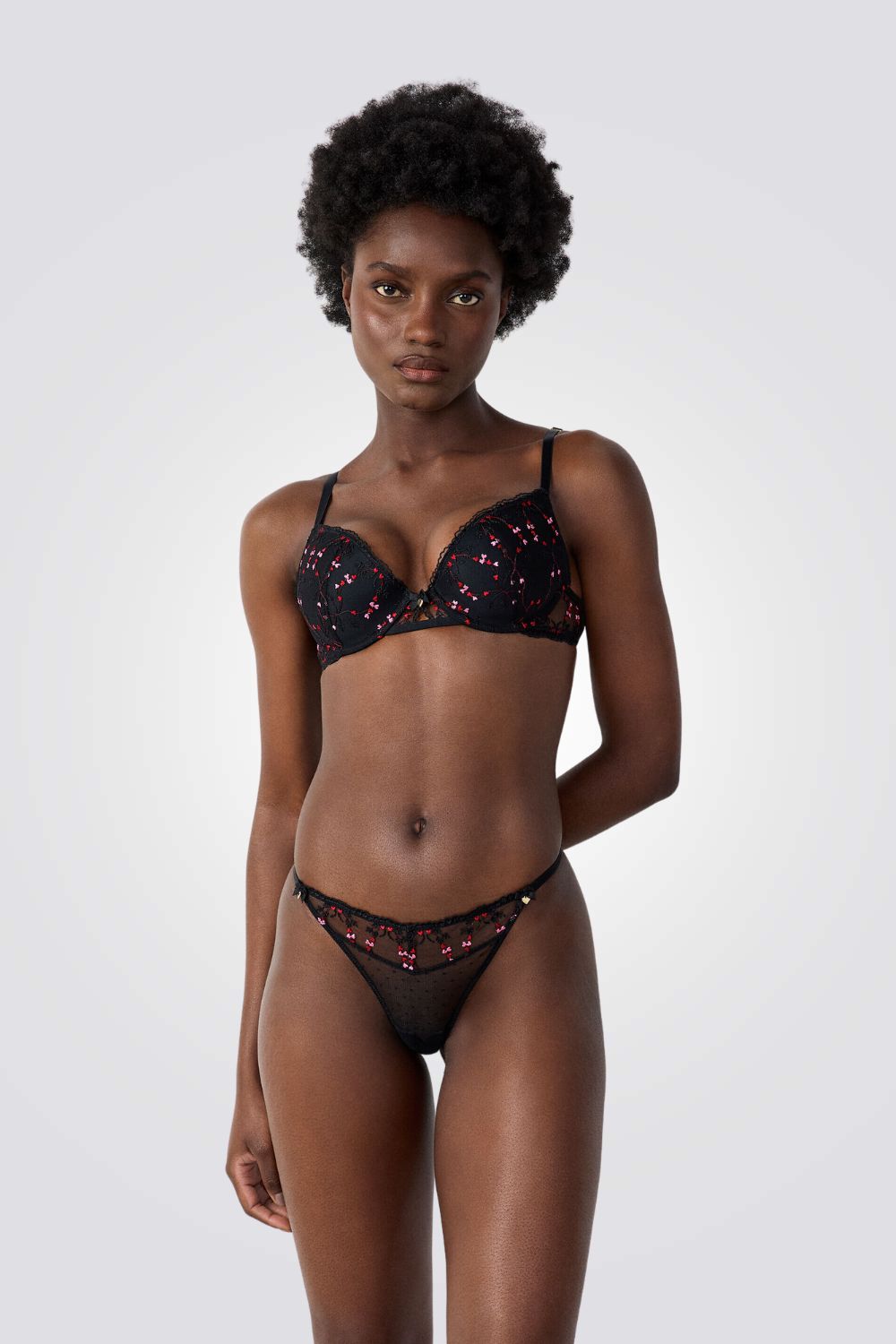 תחתון חוטיני CONQUETE לנשים