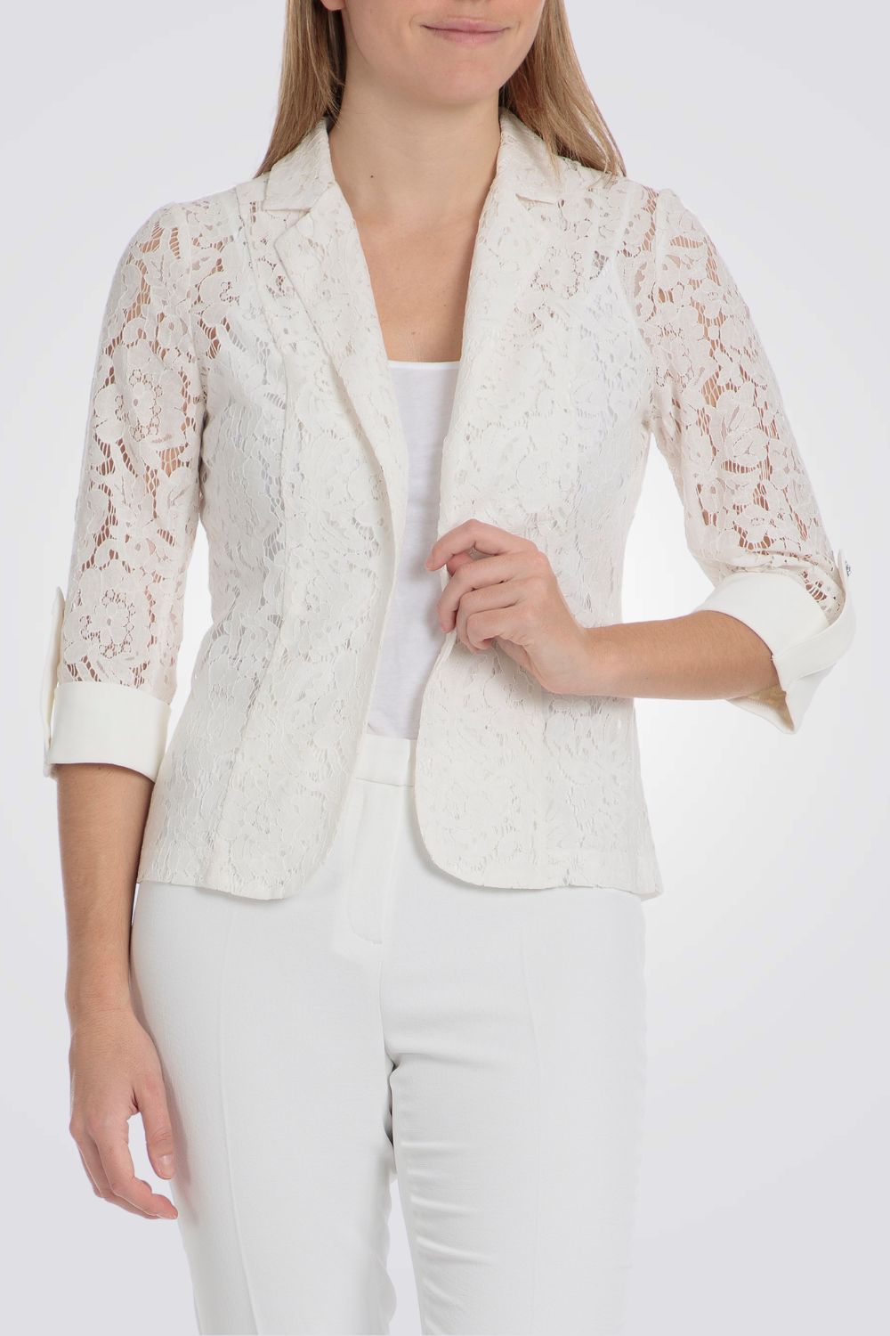 בלייזר תחרה שרוולי 3/4 בצבע לבן