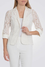 בלייזר תחרה שרוולי 3/4 בצבע לבן