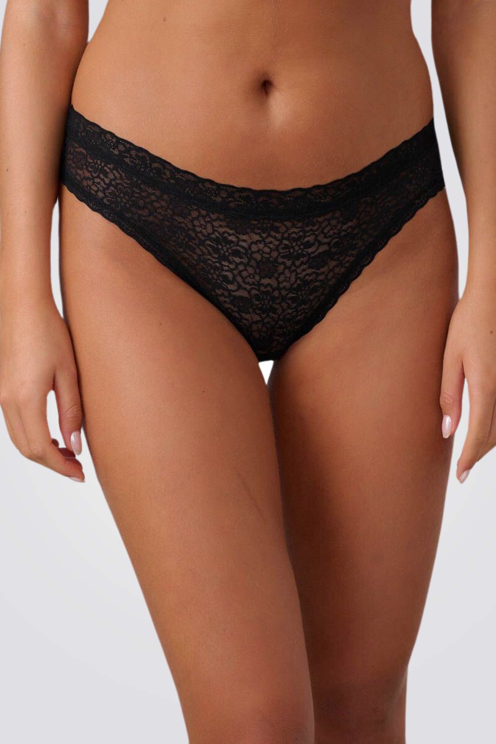 תחתון תחרה ביקיני בצבע שחור