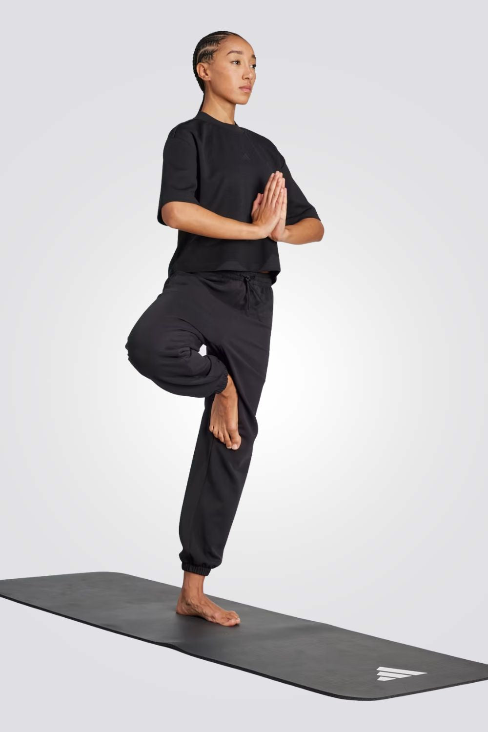 חולצת טי שרט יוגה לנשים