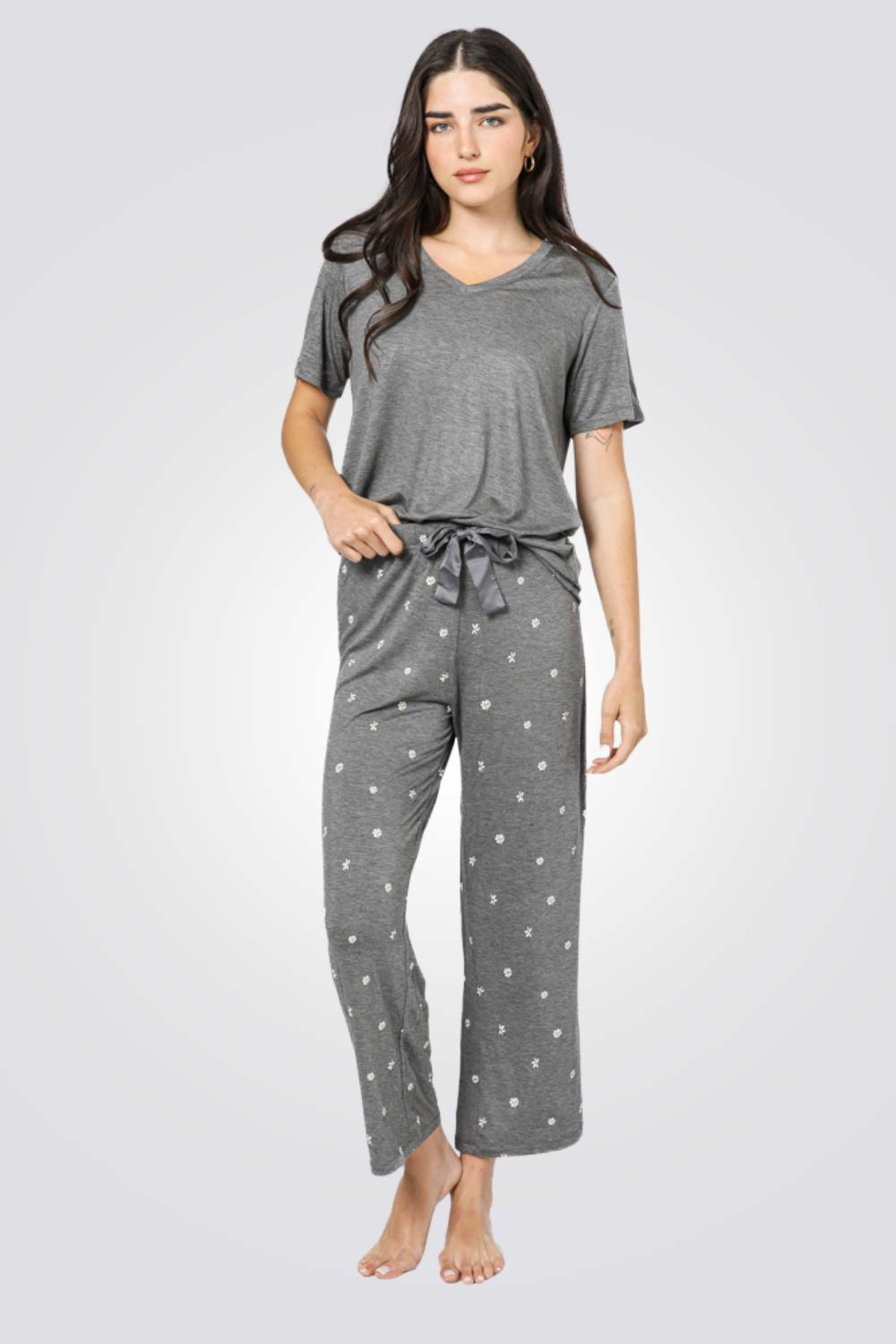 סט פיג’מה באורך 7/8 FLOWERS בצבע אפור