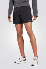 מכנסיים קצרים RUN ESSENTIALSמכנסיים קצרים RUN ESSENTIALS