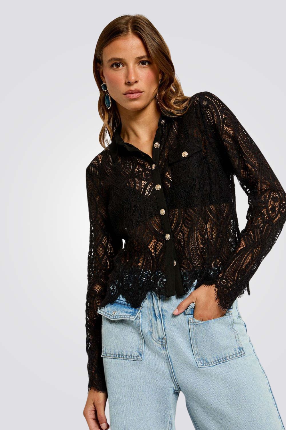 חולצת תחרה לנשים בצבע שחור | מורגן 